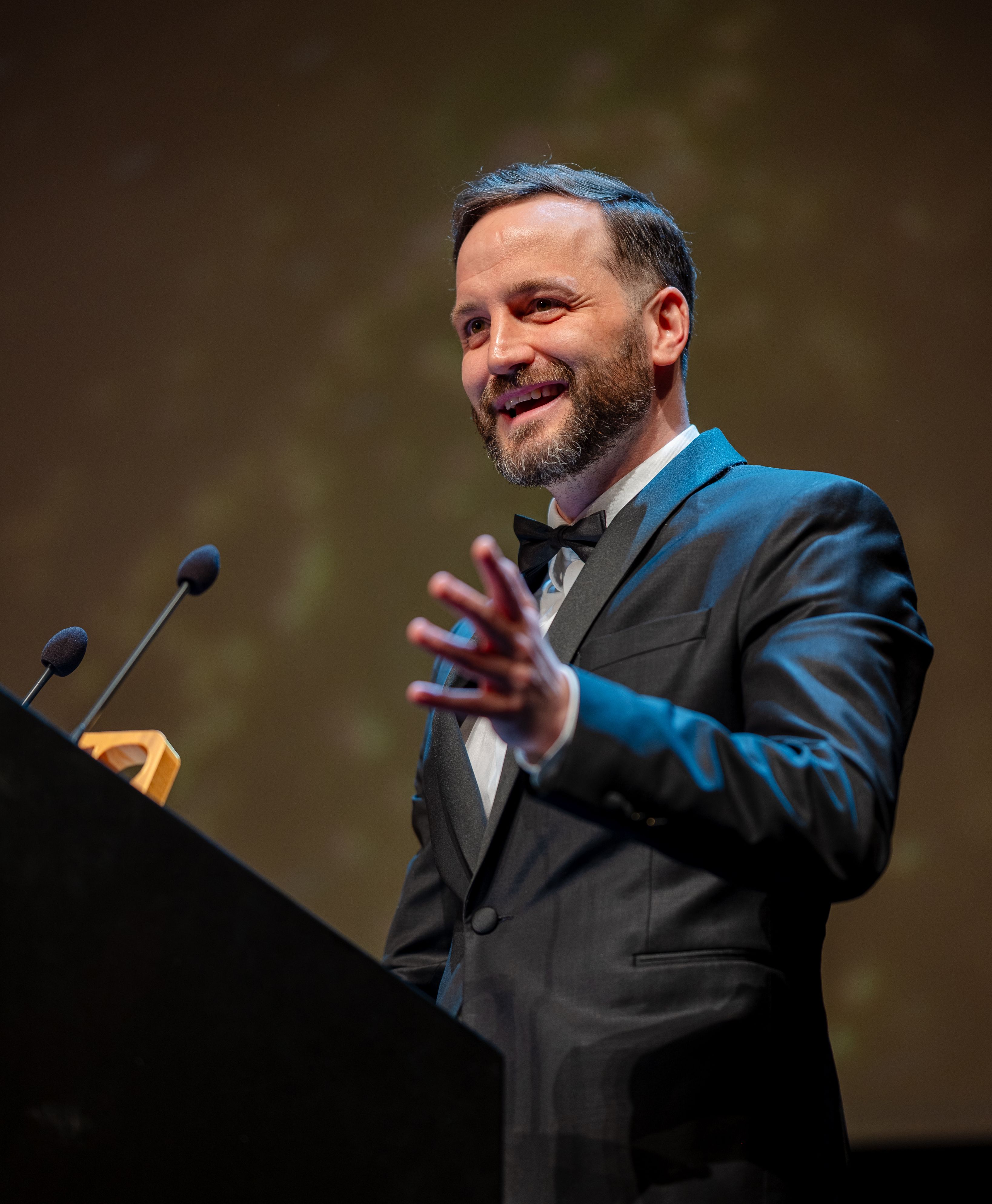 UseTheNews gGmbH: Herr Anwalt gewinnt 9:16-Award 